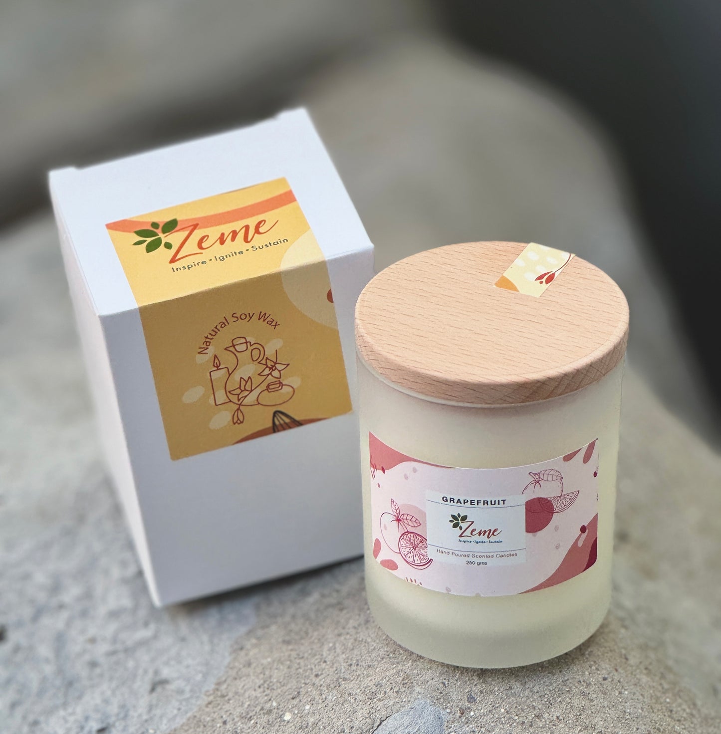 Hand Poured Scented Candle-Grapefruit